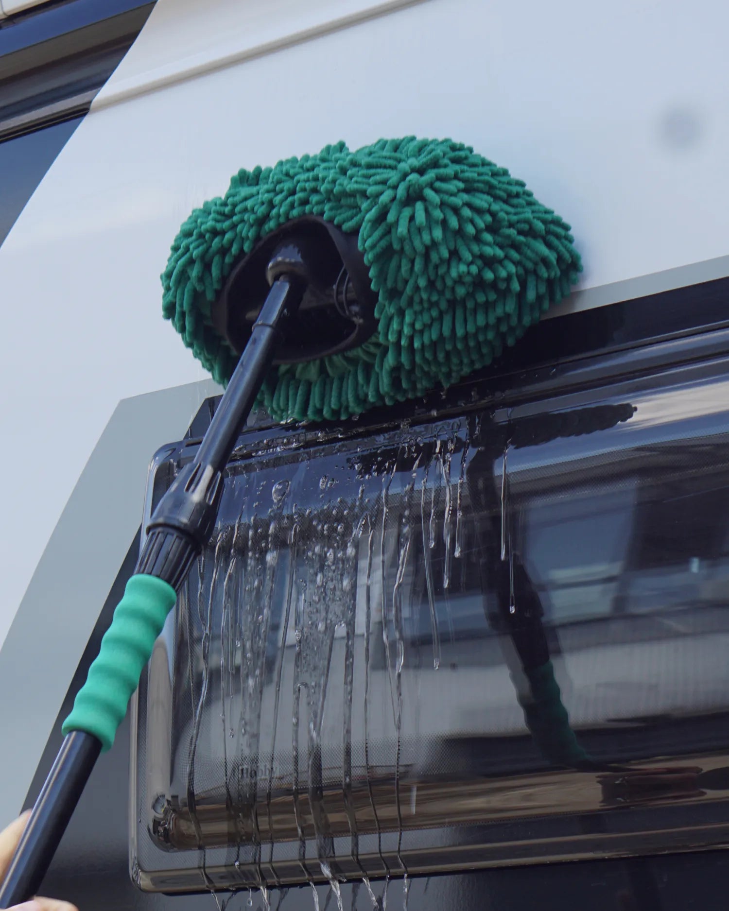 Wohnmobil waschen mit dem Wohnwagen Reinigungsset von TRAVORA